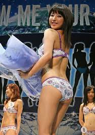 （右尻下部に）やけど痕があるの