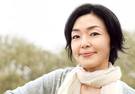 1964: 小林聡美が化粧品の