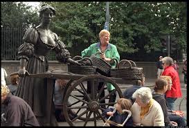   Molly Malone   statue 