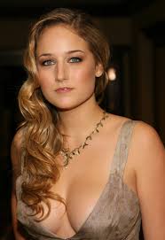 Image <b>...</b> attractive: <b>LeeLee Sobieski</b> as <b>...</b> Picture