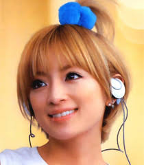 Hamasaki_ayumi_headphones