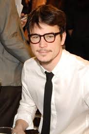Image <b>Josh Hartnett</b> picks up a Miami Picture