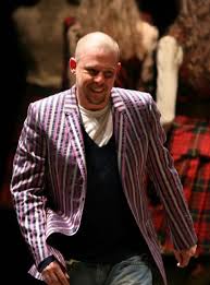 Alexander McQueen - via Daymix