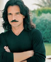 Image <b>Yanni's</b> grandiose keyboard Picture