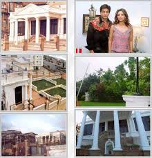 ShahRukh Khan - House Outside