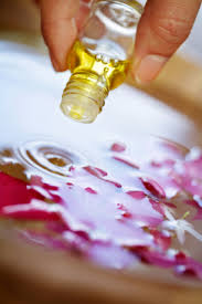 essential oil in action - via Daymix
