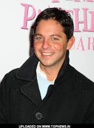 Scott Neustadter at "The Pink - via Daymix