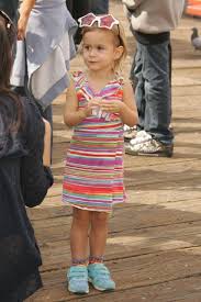 Courtney Cox, - via Daymix