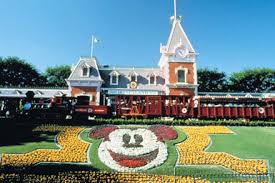 California Attractions - via Daymix
