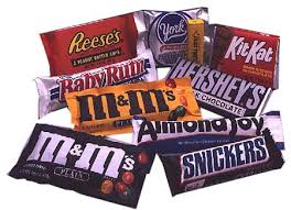 candy bar assortment - via Daymix