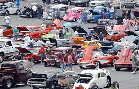 Classic Car Show - via Daymix