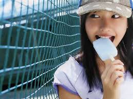 http://blog-imgs-21.fc2.com/c/s/n/csnmoe/yui_a220-1024x768.jpg