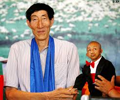Here are the world x26s tallest man and