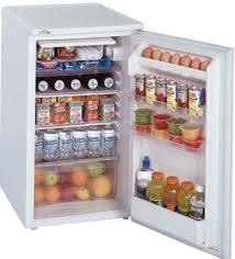 Summit CM45LMED Auto-Defrost