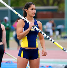 Fitness Babe - Allison Stokke - via Daymix