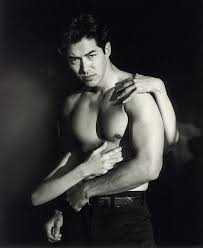 Image を、Russell Wong Picture