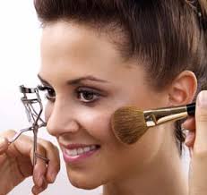 Here are some important makeup - via Daymix