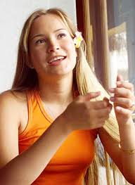 Image <b>Hoku</b>, 19, reflected on her Picture