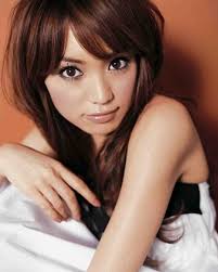 蛯原友里さんでありんすね。