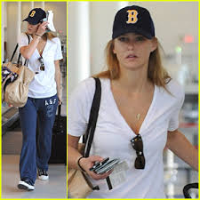 Image <b>Bar Refaeli</b> is Stopped By Security Picture