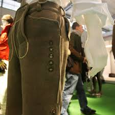 lederhosen.jpg - via Daymix