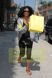 Image <b>Diana Ross</b> Has a Fanny Pack Picture