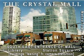 Features of this mall include: