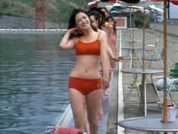 早瀬久美さんもビキニ姿を披露し