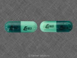 Hydroxyzine pamoate