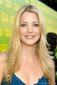 Julie Gonzalo Image HQ Julie Gonzalo Pictures: The CW Launch Party   Green Carpet Picture 2