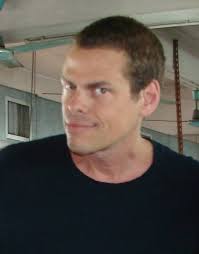 File:Vince Offer. - via Daymix