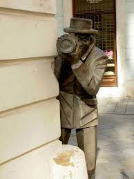 socha paparazzi | Bratislava - via Daymix