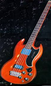 to the classic Gibson EB 3