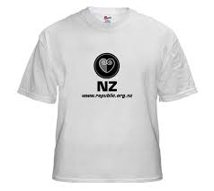 T shirt - via Daymix