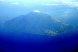 Dormant Volcano - via Daymix