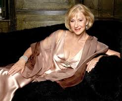 Helen Mirren talks about her - via Daymix