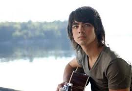 Joe Jonas - Photos of Joe - via Daymix