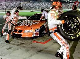 Free Wild Nascar Screensaver - via Daymix