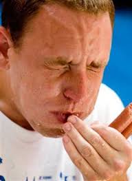 JOEY CHESTNUT has given eating - via Daymix