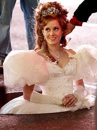   Amy Adams   plays peekaboo in a Times    