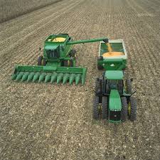   John Deere   Combine 347 hp 259 kW    