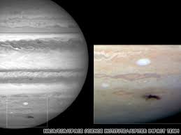 Hubble Space Telescope: - via Daymix