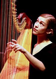 Image <b>Joanna Newsom</b> Plays Intimate Picture