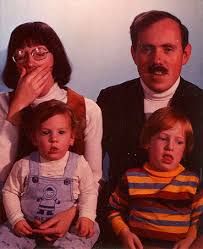 Awkward Family Photos - via Daymix