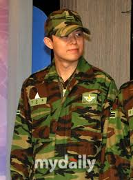 服役做韓國陸軍廣播電臺DJ