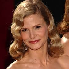 Image <b>Kyra Sedgwick</b> at the  05 Emmy Picture