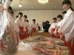 穂高神社で巫女アルバイトの