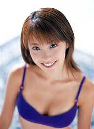 今のところ軍配は山本梓