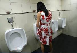 小组成员林依玲表示，站着尿尿