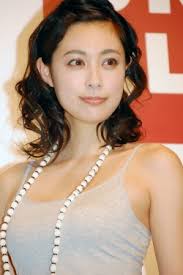 <b>吹石一恵</b>が爽やかに上半身ヌード撮影 - ユニクロ「ブラトップ」新CM <b>...</b>